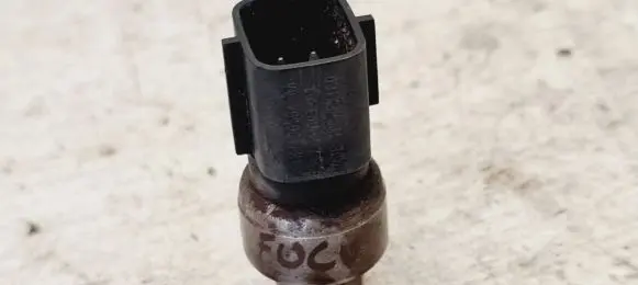 Ford Focus Air conditioning (A/C) pressure sensor XS4H19D594AA DE1NMEX1C0 097109703