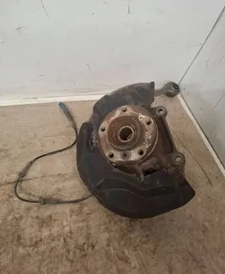 BMW 5 E60 E61 Front wheel hub