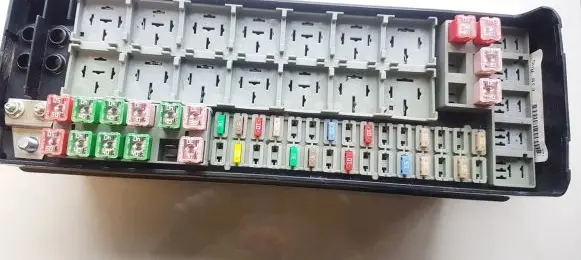 Land Rover Discovery 3 - LR3 Fuse box set 2006657106 14061620089
