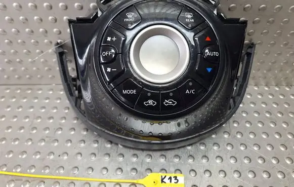 Nissan Micra Climate control unit 275S2-3HP1C
