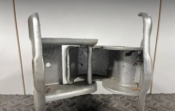 Renault Trafic III (X82) Rear door upper hinge 90400670R 9345893R