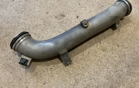 BMW X5 G05 Intercooler hose/pipe 8579370