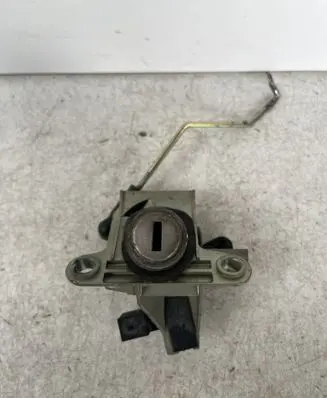 Audi A4 S4 B5 8D Tailgate exterior lock 8D5827573