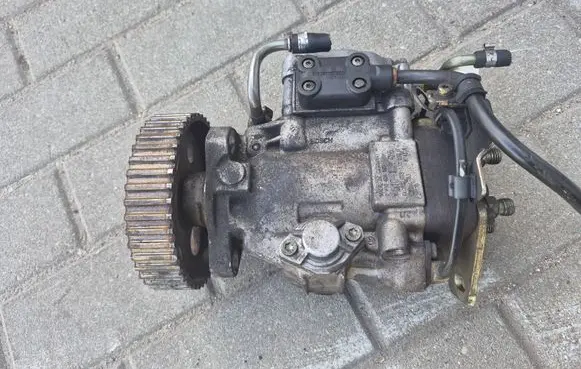 Volkswagen Transporter - Caravelle T4 Fuel injection high pressure pump 028130110R 028130111A