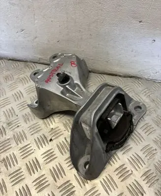 Renault Austral Engine mount vacuum valve 112329207R