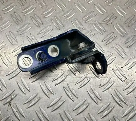 Ford Fusion II Front door upper hinge P001A