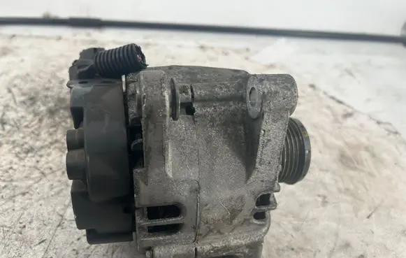 Peugeot 2008 I Generator/alternator 9670899580 TG12C106 2610711D
