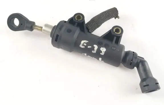 Clutch master cylinder