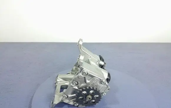 BMW 7 G11 G12 Oil pump 8599154