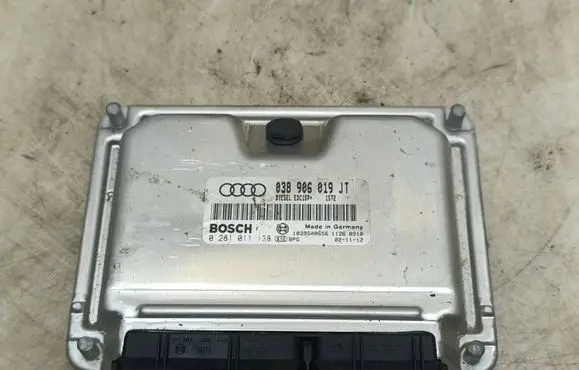 Audi A4 S4 B6 8E 8H Engine control unit/module 038906019JT 1039S00656 0281011138