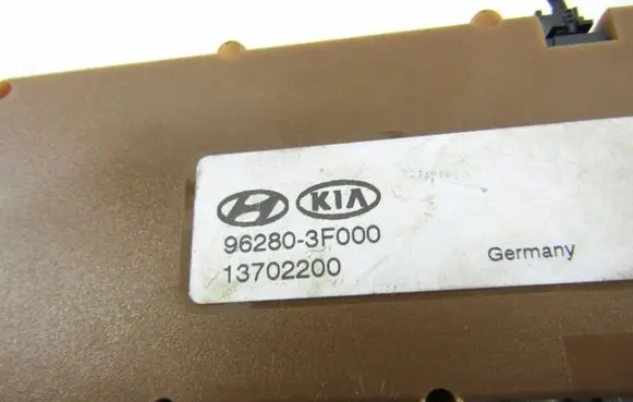 KIA Opirus Aerial antenna amplifier 962803F000