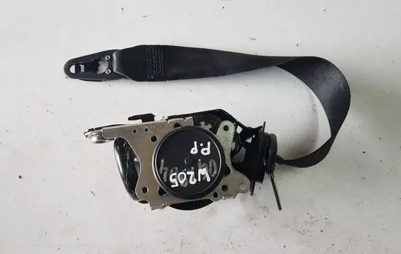 Mercedes-Benz C W205 Front seatbelt