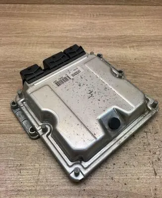 Peugeot 307 Engine control unit/module ECU 9644606180 0281010779 Used