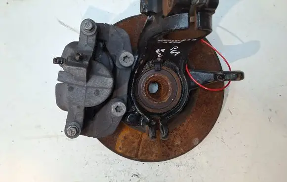 Opel Crossland X Front wheel hub spindle knuckle S27647678