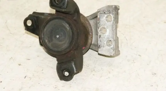 KIA Sportage Engine mount bracket 218102E000 218152E000