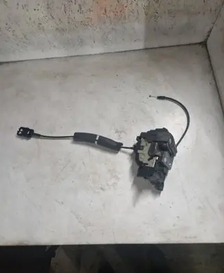 Renault Laguna III Front door lock 805000001R