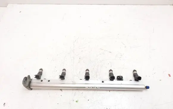 Volvo V70 Fuel injectors set 0280158096 30757534 0261230110