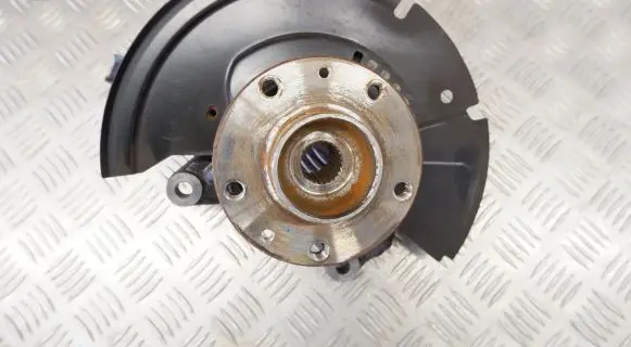 Nissan Juke II F16 Front wheel hub