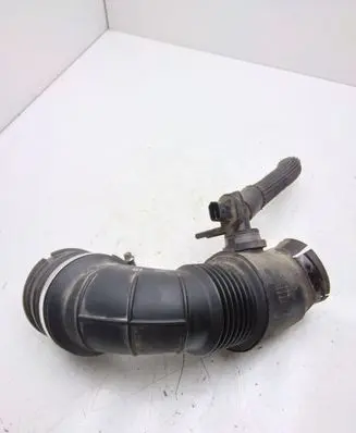 Opel Insignia A Air intake duct part 55561787