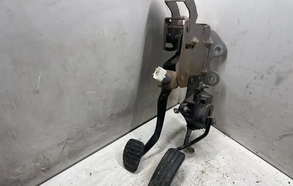 Renault Megane II Accelerator throttle pedal 8200153268