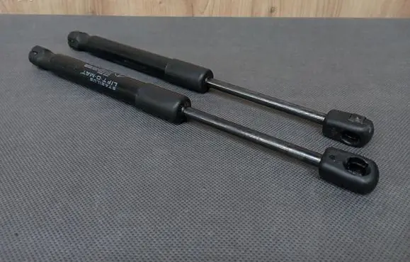 Mercedes-Benz SLK R171 Shock absorber/damper mounting bracket 1717500036 A1717500036