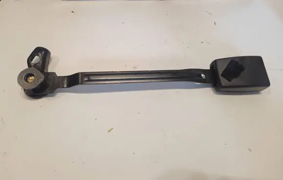 Audi A6 S6 C5 4B Front seatbelt buckle 4B0857758D 4B0857758