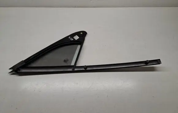 Audi Q7 4M Front door vent window glass four-door 4M0845113A