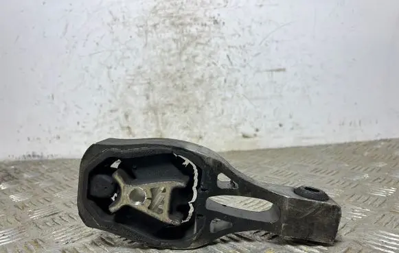 Engine mount bracket