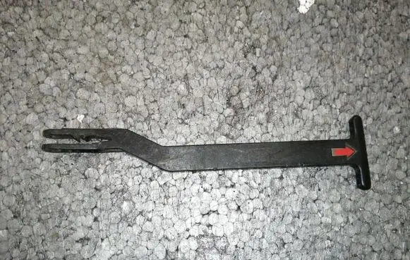 Volkswagen PASSAT B5.5 Engine bonnet (hood) release handle 3B0823593D