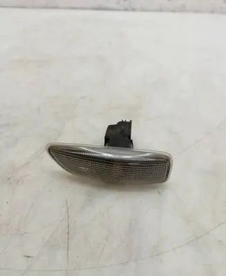 Volvo V70 Front fender indicator light 150723 149144 8658944