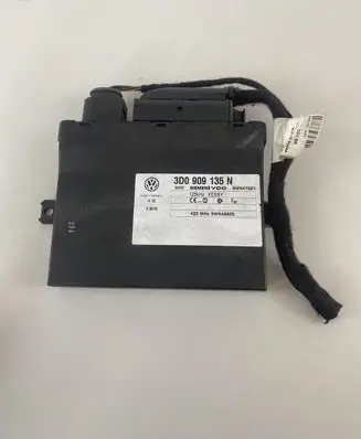 Volkswagen Touareg I Door central lock control unit/module 3D0909135N