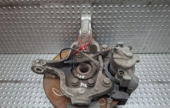 Renault Laguna III Front wheel hub spindle knuckle S25056912 400150006R