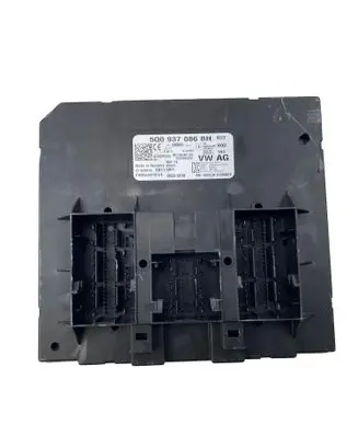 Volkswagen PASSAT B8 Central body control module 5Q0937086BH