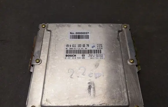 Mercedes-Benz Vito Viano W638 Engine control unit/module A6111536579 0281010599