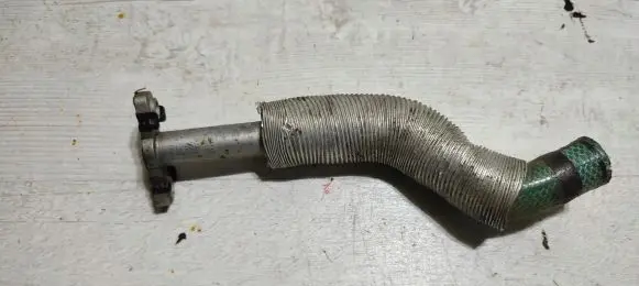 Coolant pipe/hose