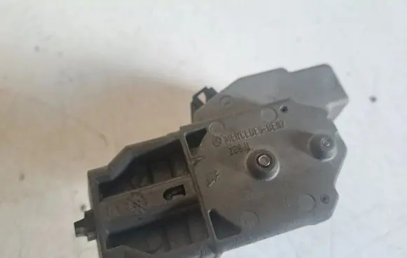 Mercedes-Benz E W210 Steering wheel lock 