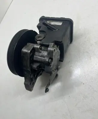 BMW 5 E39 Power steering pump 1928100271 32422247046 32411095749