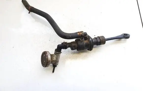 Volkswagen Golf III Clutch master cylinder 