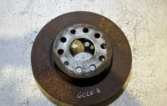 Volkswagen Golf VI Front brake disc