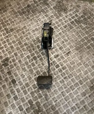 Mercedes-Benz Vito Viano W639 Brake pedal 6392900318 A6392900318