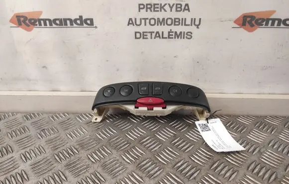 Fiat Punto (188) A set of switches B569