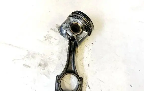 Ford Galaxy Piston with connecting rod