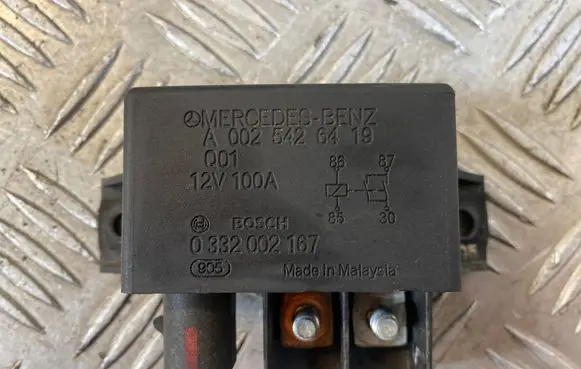Mercedes-Benz E W211 Charging relay A0025426419 0332002167 12V100A