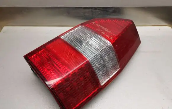 Mitsubishi Space Wagon Rear/tail lights