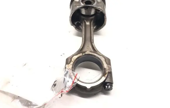 Toyota Corolla E120 E130 Piston with connecting rod 2AD-FTV