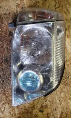 Nissan X-Trail T30 Headlight/headlamp E417517 0821511A4R