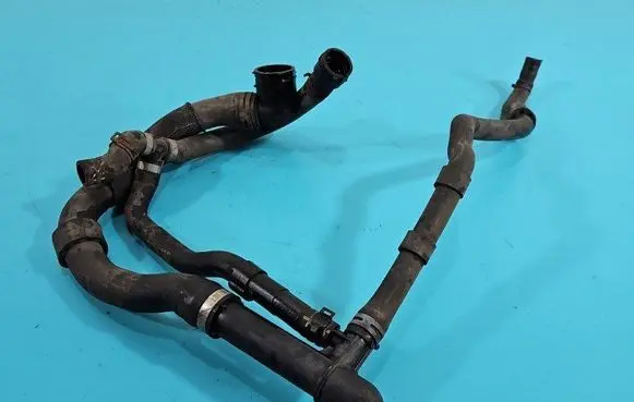 Engine coolant pipe/hose