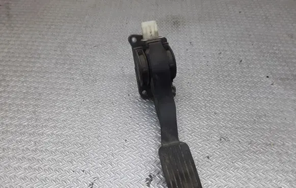 Citroen C1 Accelerator throttle pedal F00C3E2429