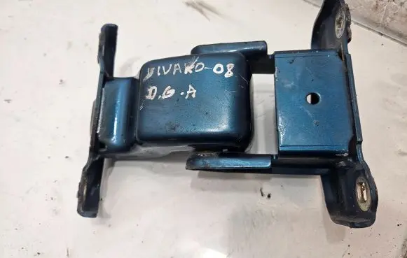 Opel Vivaro Loading door lower hinge 527428A