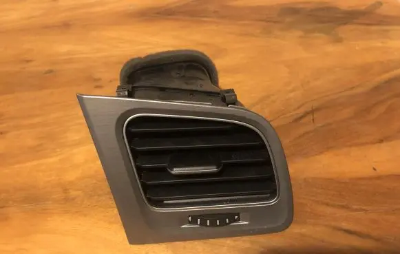 Volkswagen Golf VII Dashboard air vent grill cover trim 5G2819704H